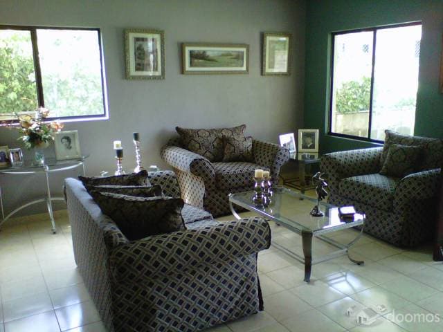 LINDA CASA EN RESIDENCIAL — foto 3