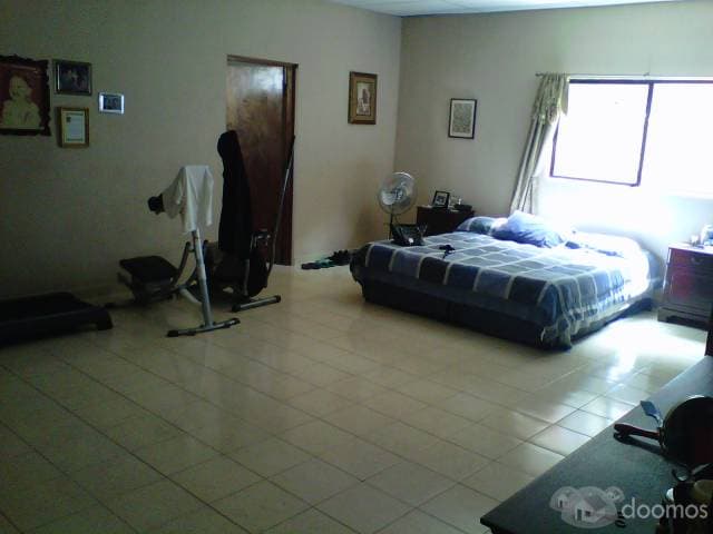 LINDA CASA EN RESIDENCIAL — foto 9
