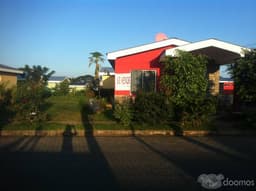 HERMOSA CASA ESQUINERA LOTE 340VRS CALLE PRINCIPAL EN VISTAS DEL MOMOTOMBO
