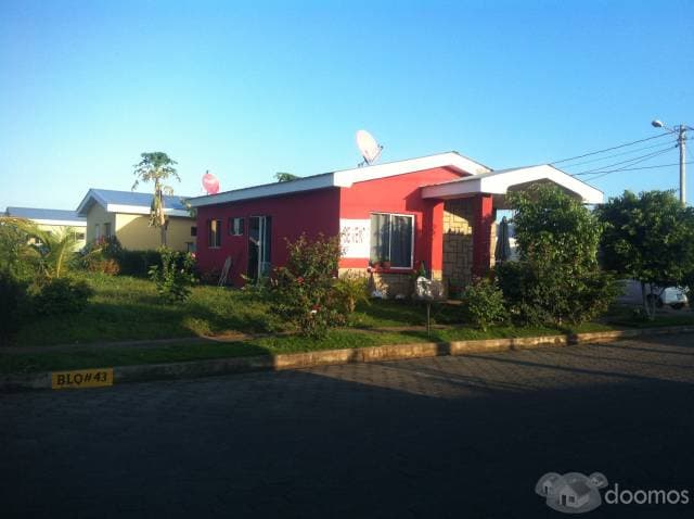 HERMOSA CASA ESQUINERA  LOTE 340VRS CALLE PRINCIPAL EN VISTAS DEL MOMOTOMBO — foto 2