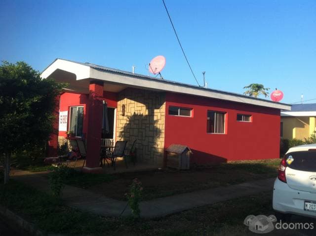 HERMOSA CASA ESQUINERA  LOTE 340VRS CALLE PRINCIPAL EN VISTAS DEL MOMOTOMBO — foto 3