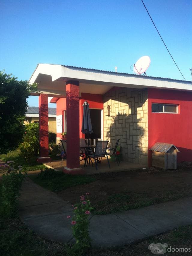 HERMOSA CASA ESQUINERA  LOTE 340VRS CALLE PRINCIPAL EN VISTAS DEL MOMOTOMBO — foto 4