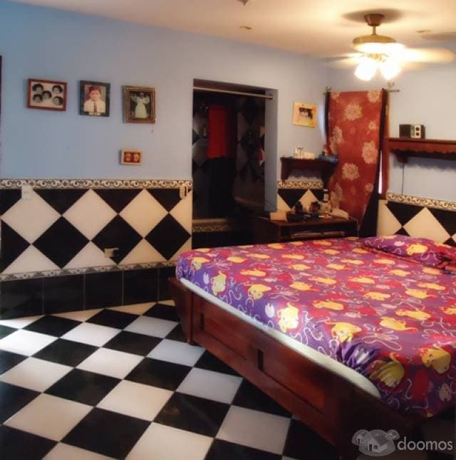 Se vende casa de dos pisos con piscina y vista al centro histórico de la ciudad de Granada — foto 6