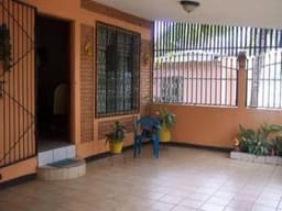 Comprar Casa Managua Hotel Las Colinas 2c Lago 20 vrs abajo