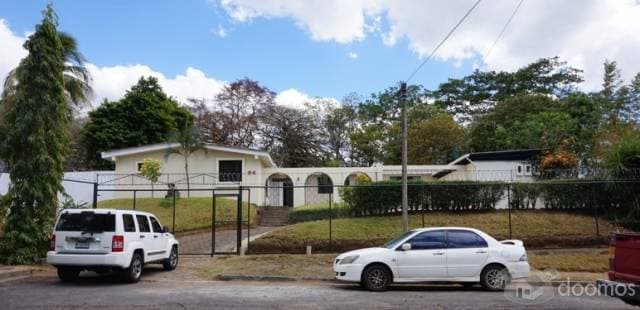 Alquila casa grande en Villa Fontana Sur