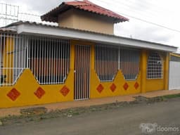 VENDO HERMOSA CASA ESQUINERA EN NINDIRI