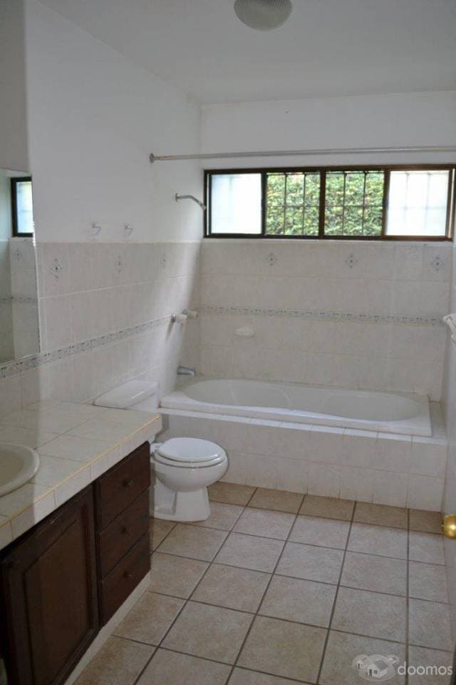 ALQUILO CASA CONFORTABLE EN LUGAR PRIVILEGIADO — foto 8